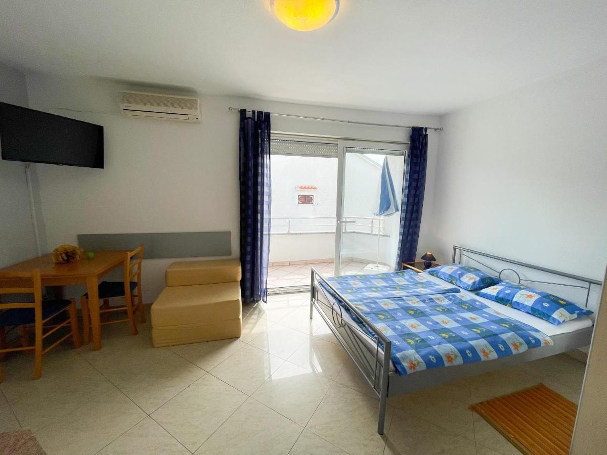 Apartmani Toni 드라말리 외부 사진